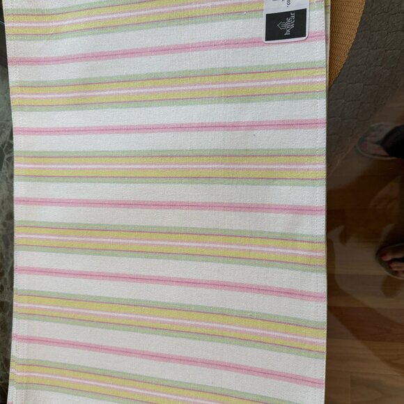 Homewear Cottage Garden Striped Tablecloth & Matching Placemates - Picture 2 of 6